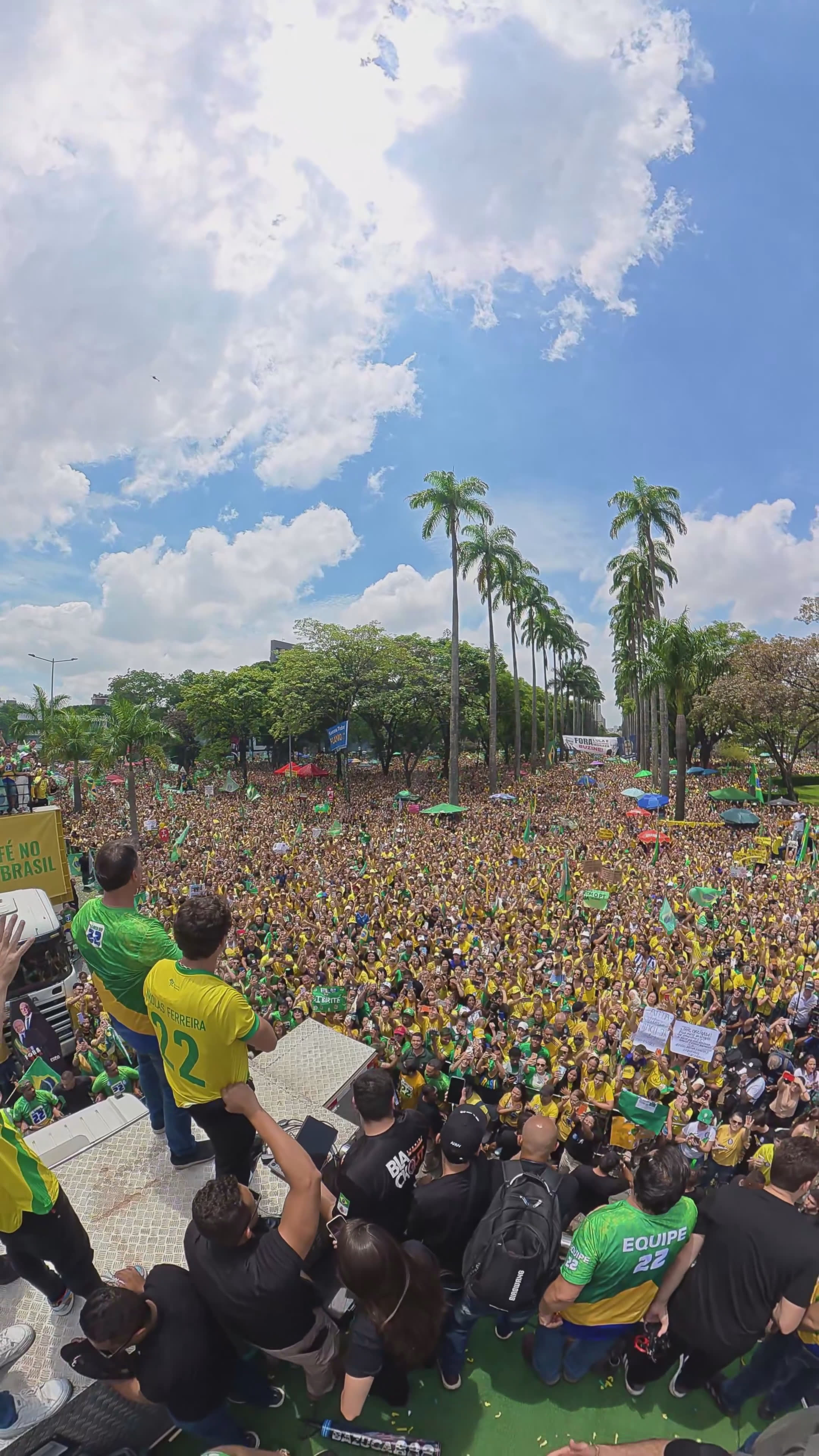Election Day in Brazil is on Sunday.

Look at this energy in the streets right now.

What we are wit...